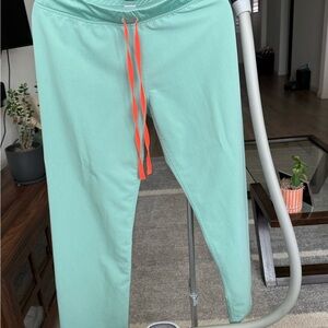 Figs Women Jade Livingston- Petite Small Scrub Pants